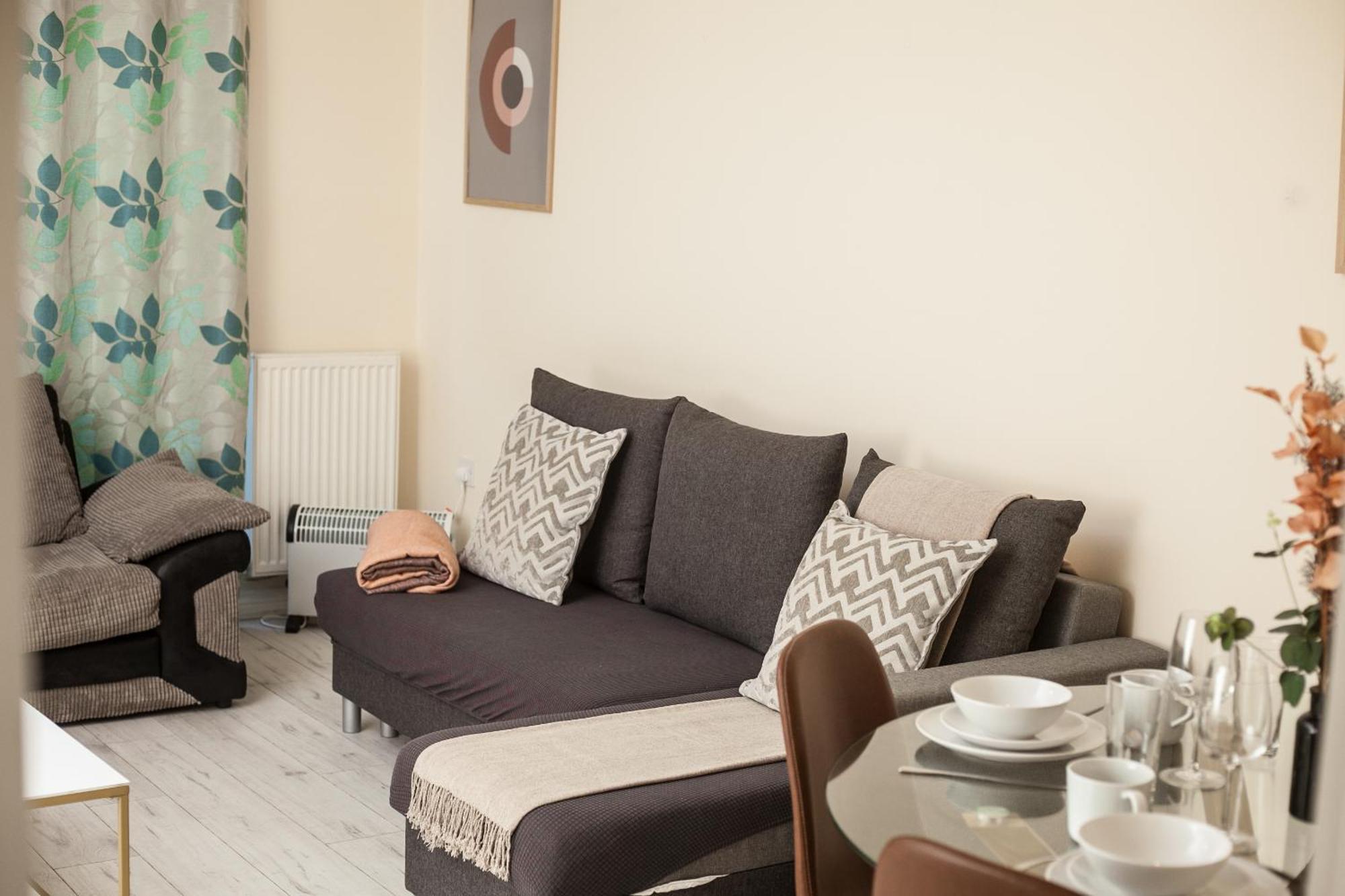 Avril Warwickshire Home Stay Nuneaton Kültér fotó