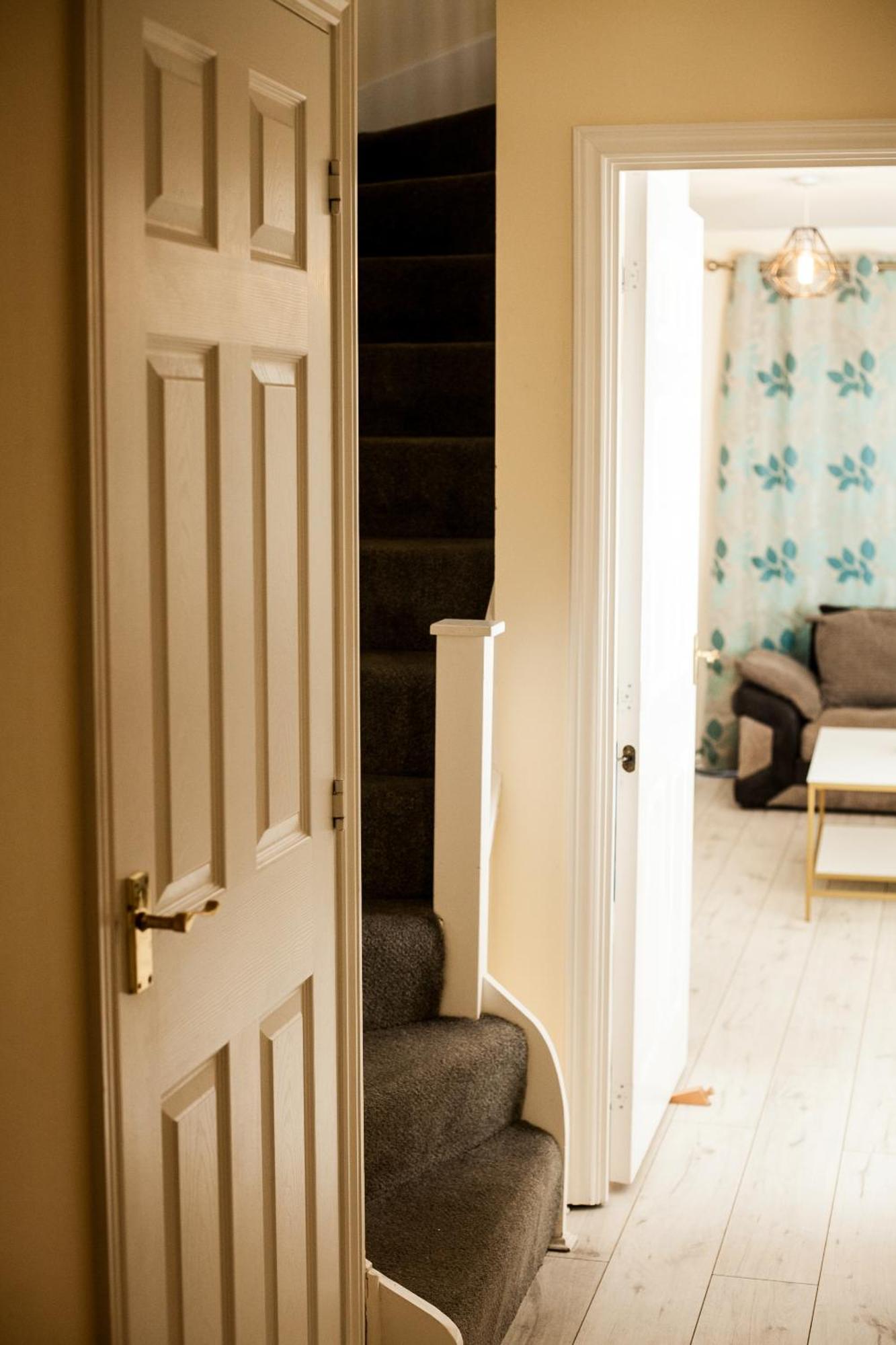 Avril Warwickshire Home Stay Nuneaton Kültér fotó