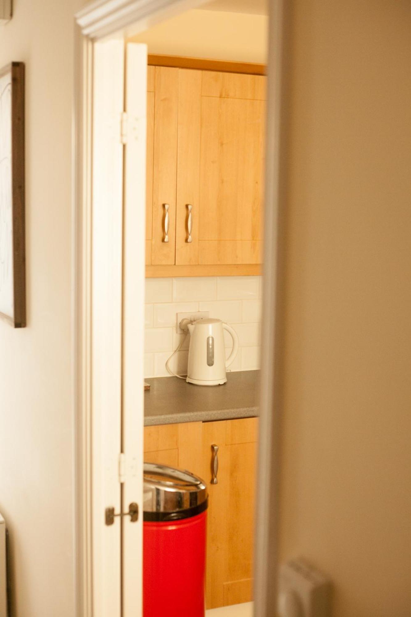 Avril Warwickshire Home Stay Nuneaton Kültér fotó