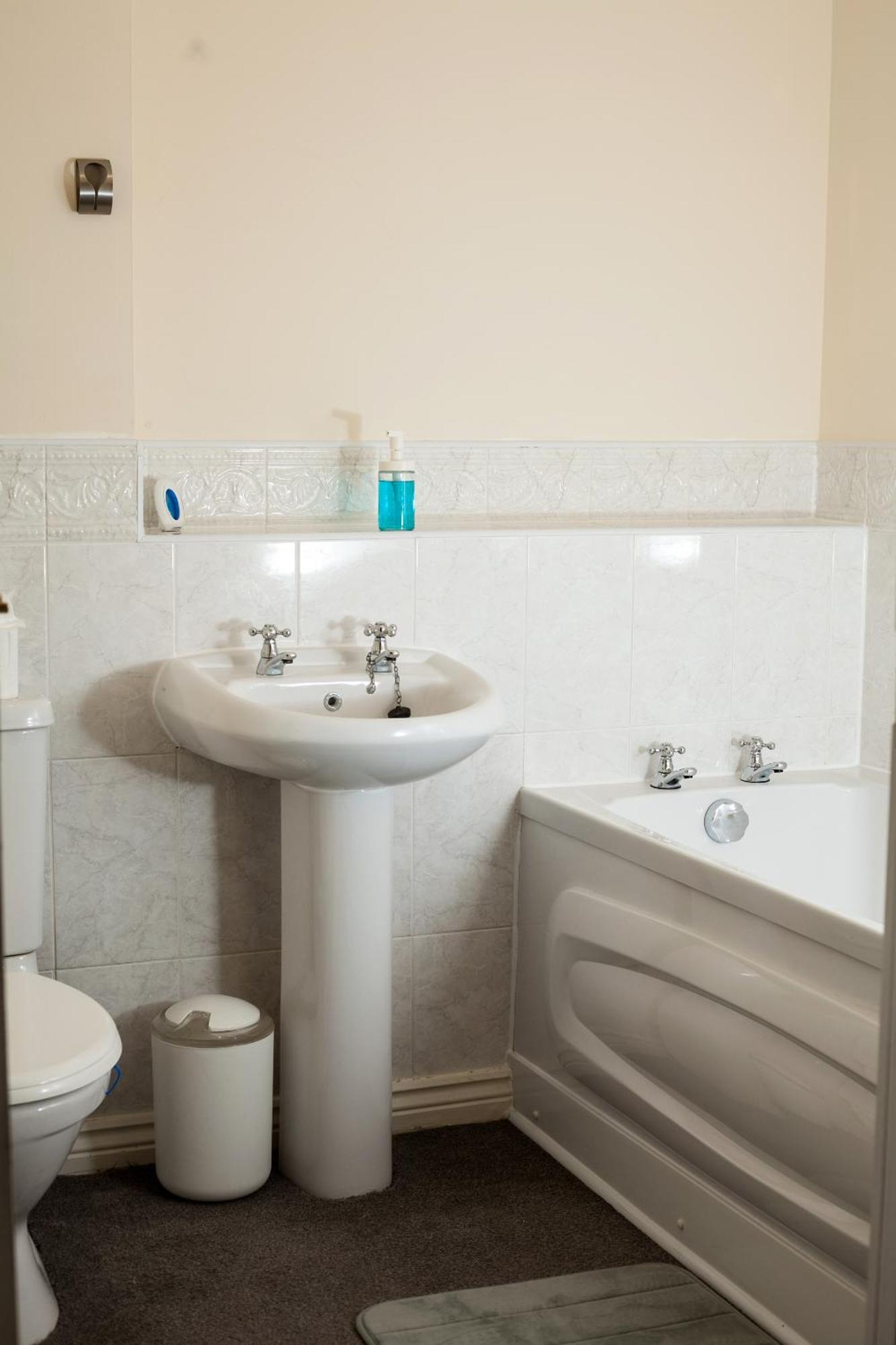 Avril Warwickshire Home Stay Nuneaton Kültér fotó